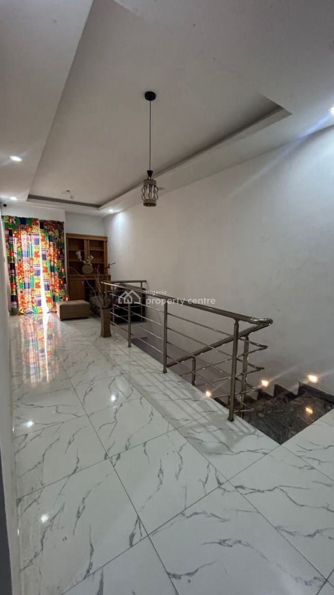 a Spacious Madam Room in a Shared Apartment, Lekki, Lagos, Self Contain (single Rooms) for Rent