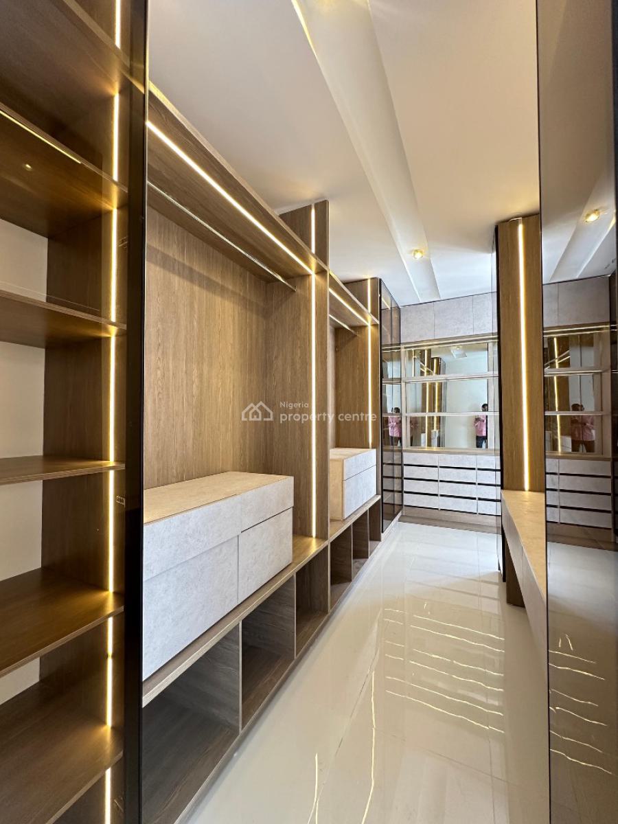 Beautifully Designed 4 Bedroom Maisonette with Swimming Pool and Gym, in a Serene Beautiful Estate, Lekki Phase 1, Lekki, Lagos, Block of Flats for Sale