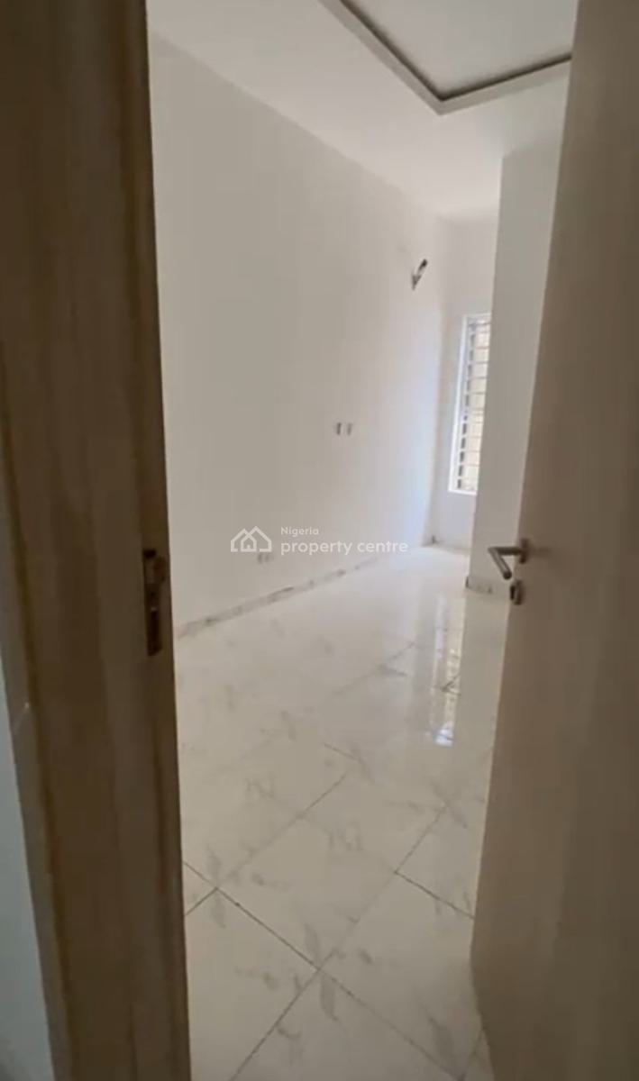 Standard Bedroom (upstairs) in a Shared Duplex, Ocean Harbour Estate, Orchid Road, Lekki, Lagos, Self Contain (single Rooms) for Rent