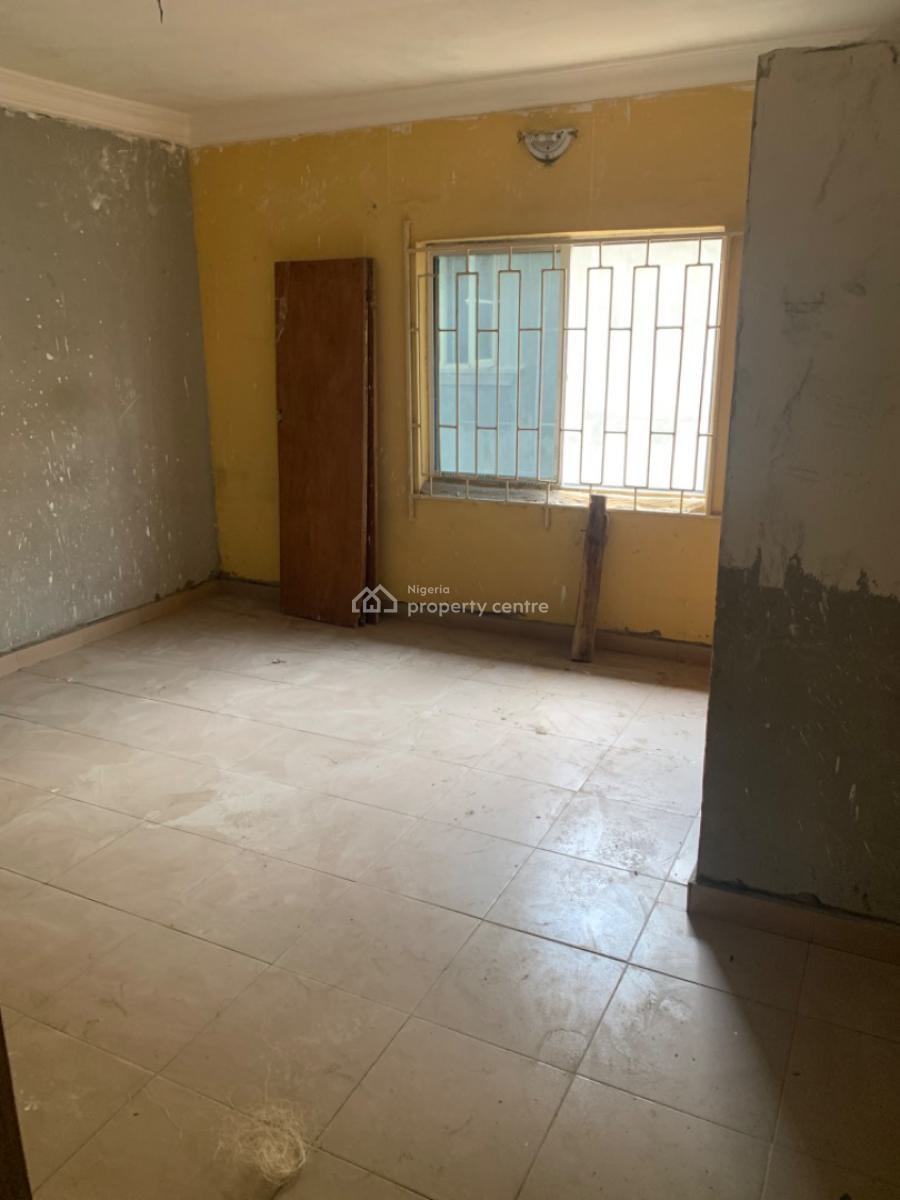 Spacious 3 Bedroom Flat, Gra Phase 1, Magodo, Lagos, Flat / Apartment for Rent