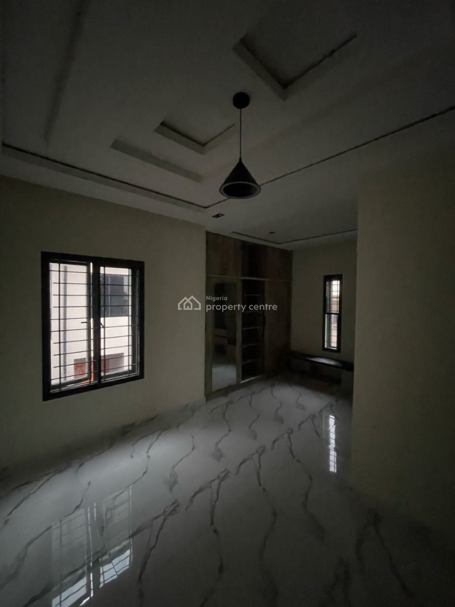 4 Bedrooms Semi Detached with 1 Bq in a Secured Zone, Gra Phase 1, Magodo, Lagos, Semi-detached Duplex for Sale