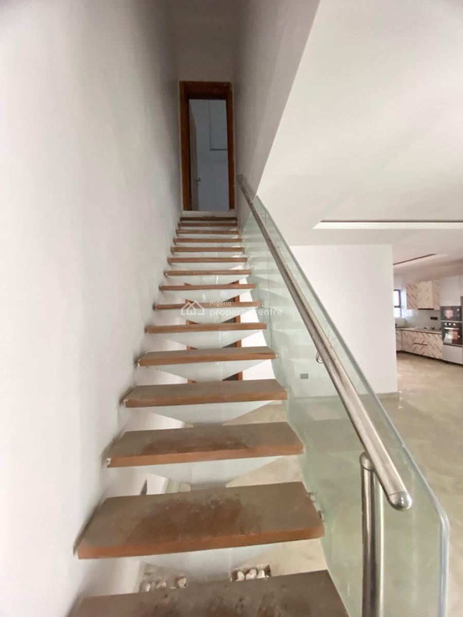 Luxury 2 Bedroom Apartment, Lekki Phase 1, Lekki, Lagos, Block of Flats for Sale
