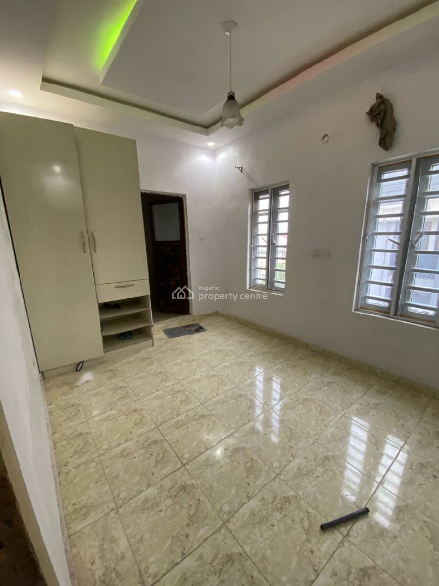 Tastefully Finished 2 Bedroom Flat, Lekki Phase 2, Lekki, Lagos, Flat / Apartment for Rent