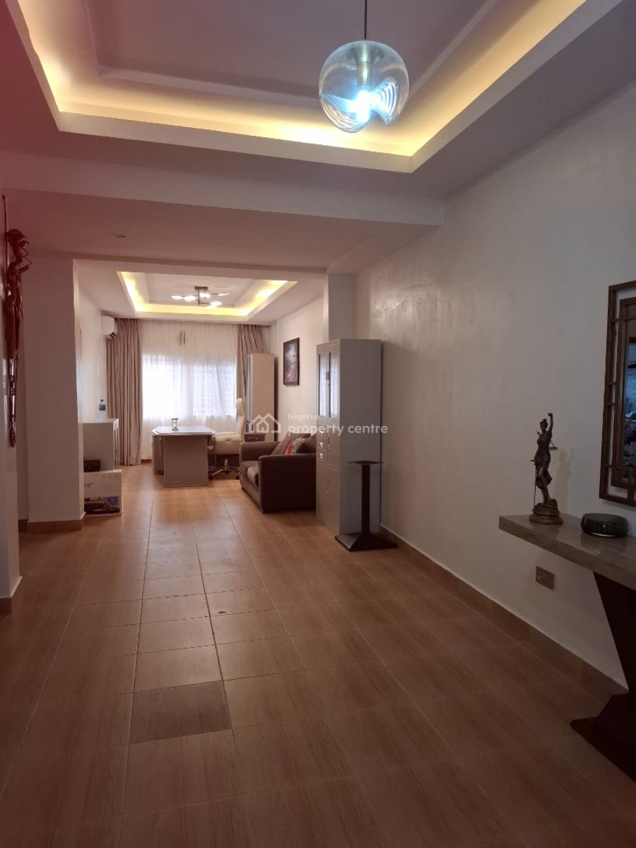 Expatriates Beautifully Furnished Two Bedroom Apartment, Guzape District, Abuja, Flat / Apartment for Rent