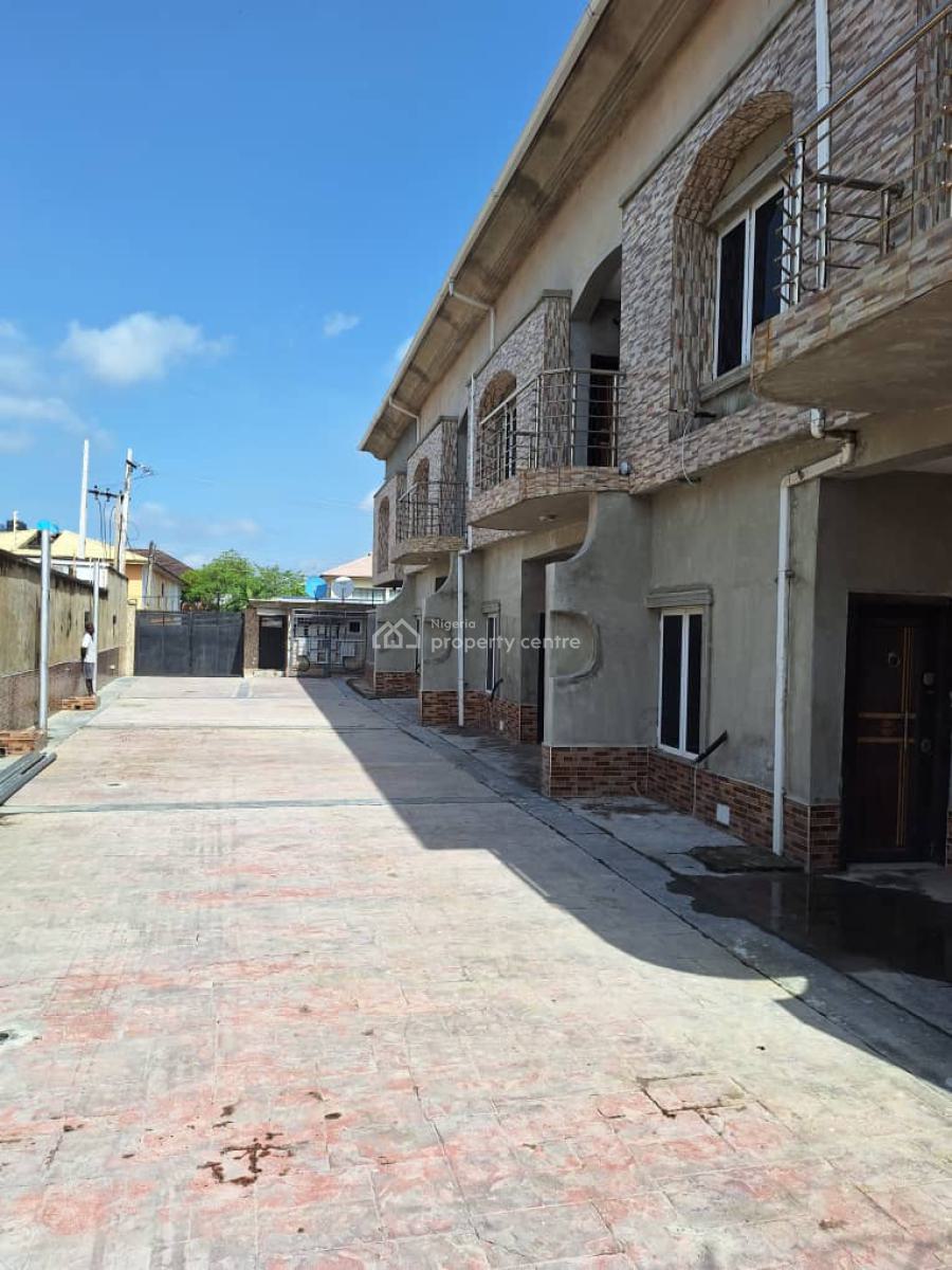 4 Bedroom Terrace Duplex with Bq in a Secured Estate, Lekki Phase 1, Lekki, Lagos, Terraced Duplex for Rent