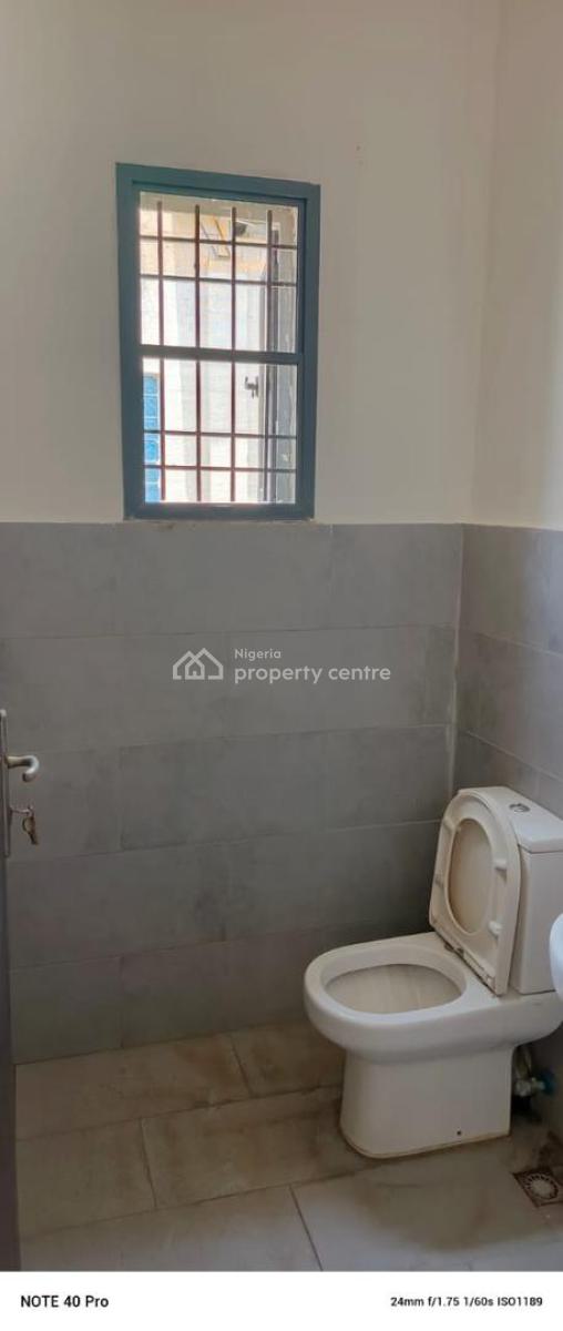 Decent 2 Bedroom Flat, Off Whitesand Street (rhs), Lekki Phase 1, Lekki, Lagos, Flat / Apartment for Rent