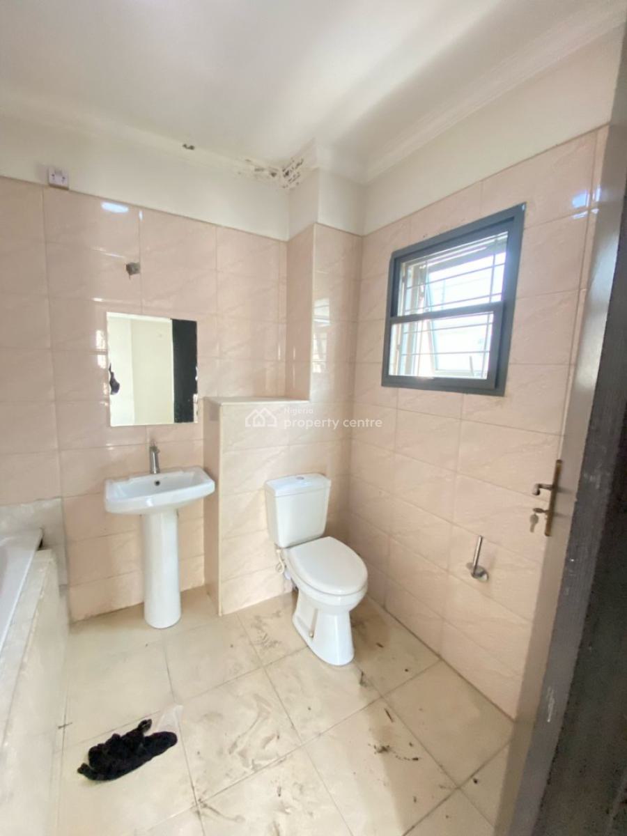 Spacious 3 Bedroom Apartment, Osapa, Lekki, Lagos, Flat / Apartment for Rent