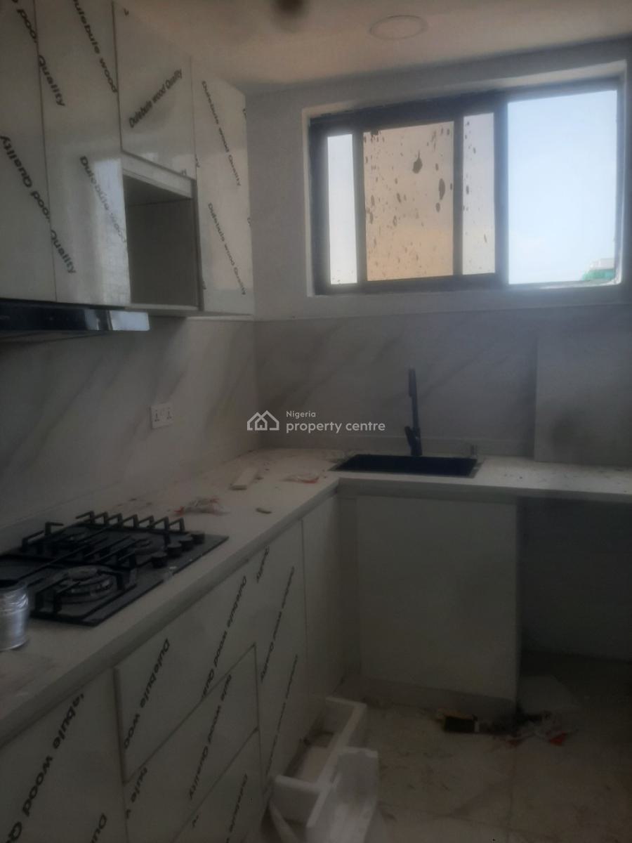 Serviced 2 Bedroom En-suite New Flat with Fitted Open Plan Kitchen, Lekki Phase 1, Lekki, Lagos, Flat / Apartment for Rent