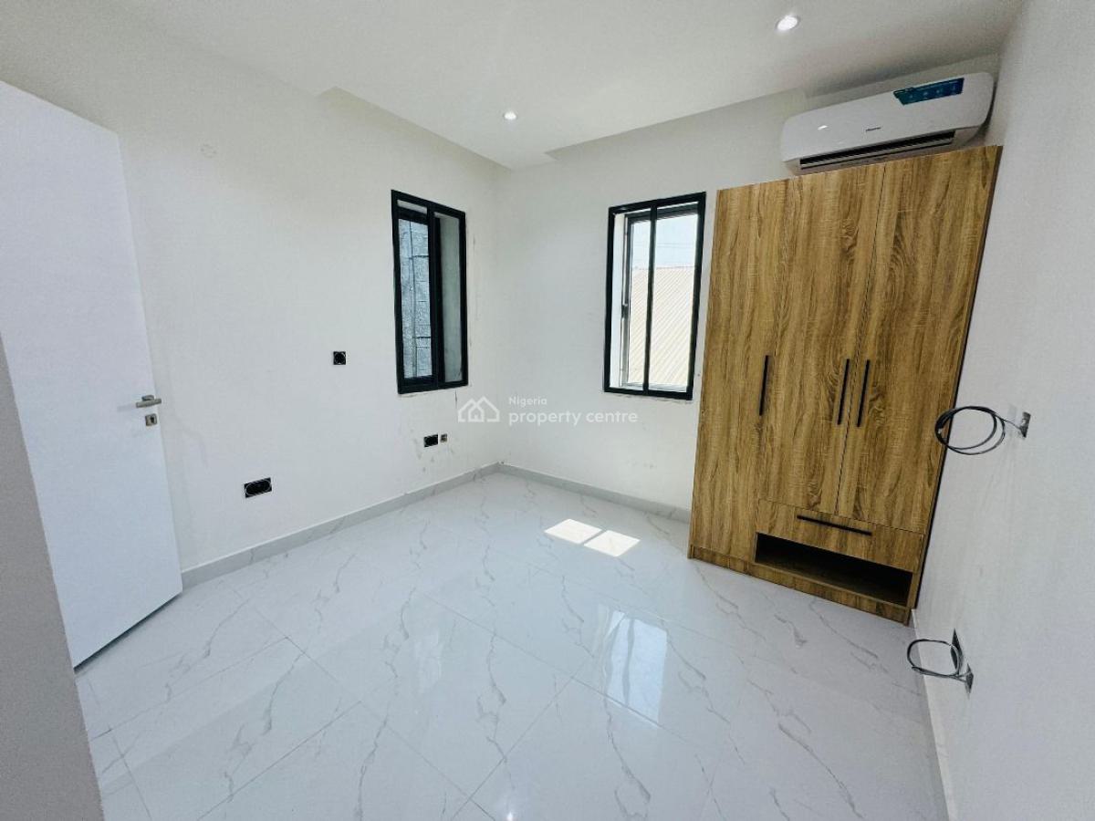 Nicely Built 2 Bedrooms Apartment at Lekki Phase One, Lekki Phase One, Lekki, Lagos, Block of Flats for Sale
