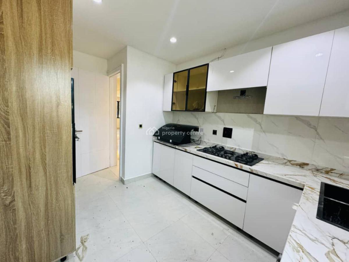Nicely Built 2 Bedrooms Apartment at Lekki Phase One, Lekki Phase One, Lekki, Lagos, Block of Flats for Sale