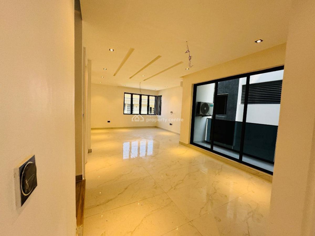 Nicely Built 2 Bedrooms Apartment at Lekki Phase One, Lekki Phase One, Lekki, Lagos, Block of Flats for Sale