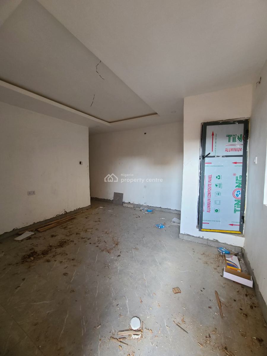 a Standard Mini Flat and Roomself Con, Onike, Yaba, Lagos, Mini Flat (room and Parlour) for Rent