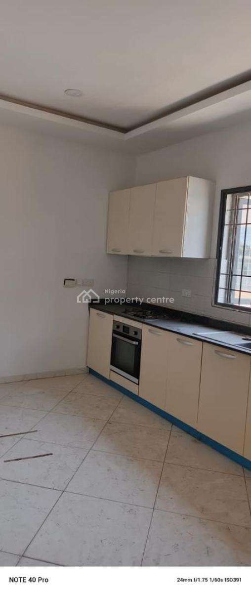 Well Maintain 2 Bedrooms Apartment, Lekki Phase 1 Right Hand Side, Lekki, Lagos, Flat / Apartment for Rent