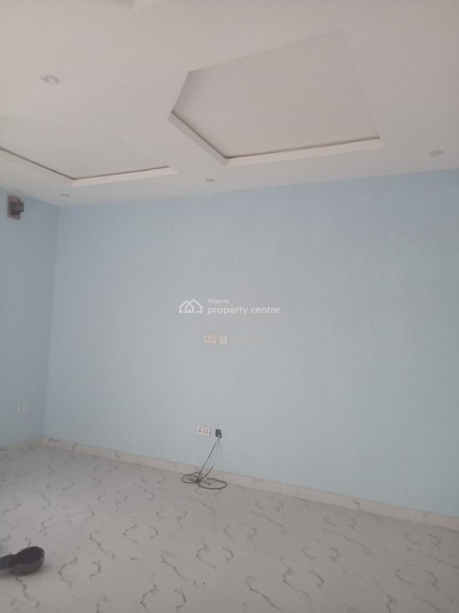 Newly Built 2 Bedroom, Divine Avenue Bucknor, Isolo, Lagos, Flat / Apartment for Rent
