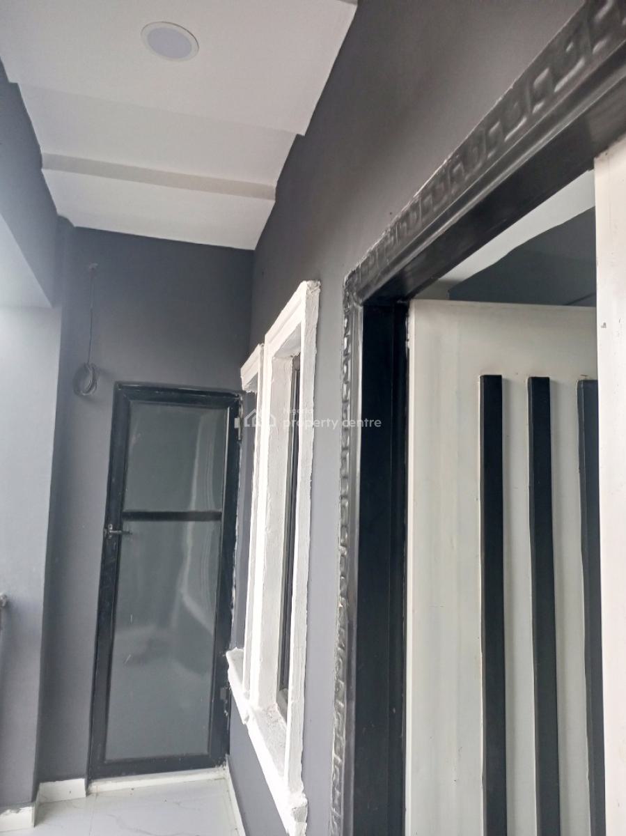 Newly Built 2 Bedroom, Divine Avenue Bucknor, Isolo, Lagos, Flat / Apartment for Rent