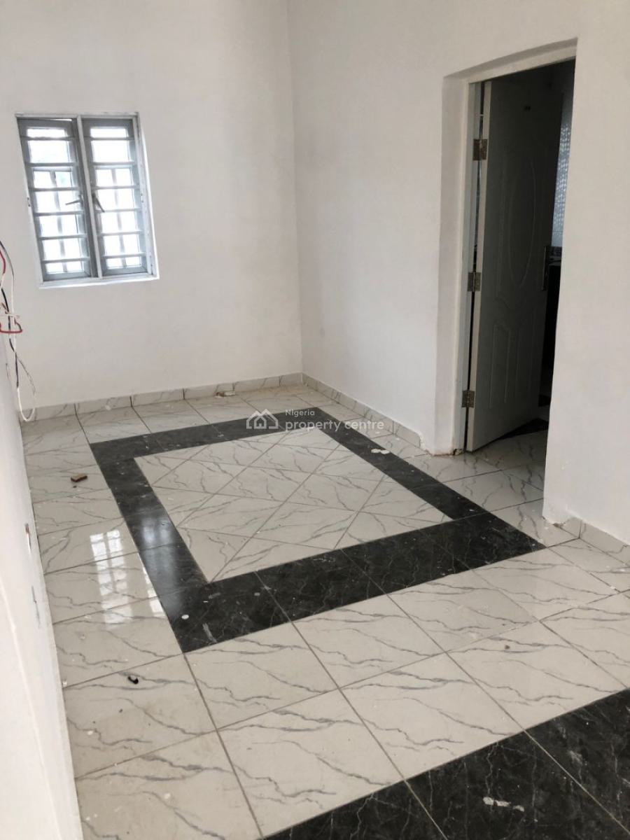 Spacious 2 Bedroom Flat in a Secured Estate and Good Road Network, Osapa, Lekki, Lagos, Flat / Apartment for Rent