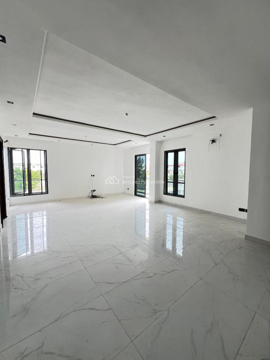 Aesthetically Pleasing 2 Bedroom Maisonette with Elevator, Lekki Phase 1, Lekki, Lagos, Block of Flats for Sale