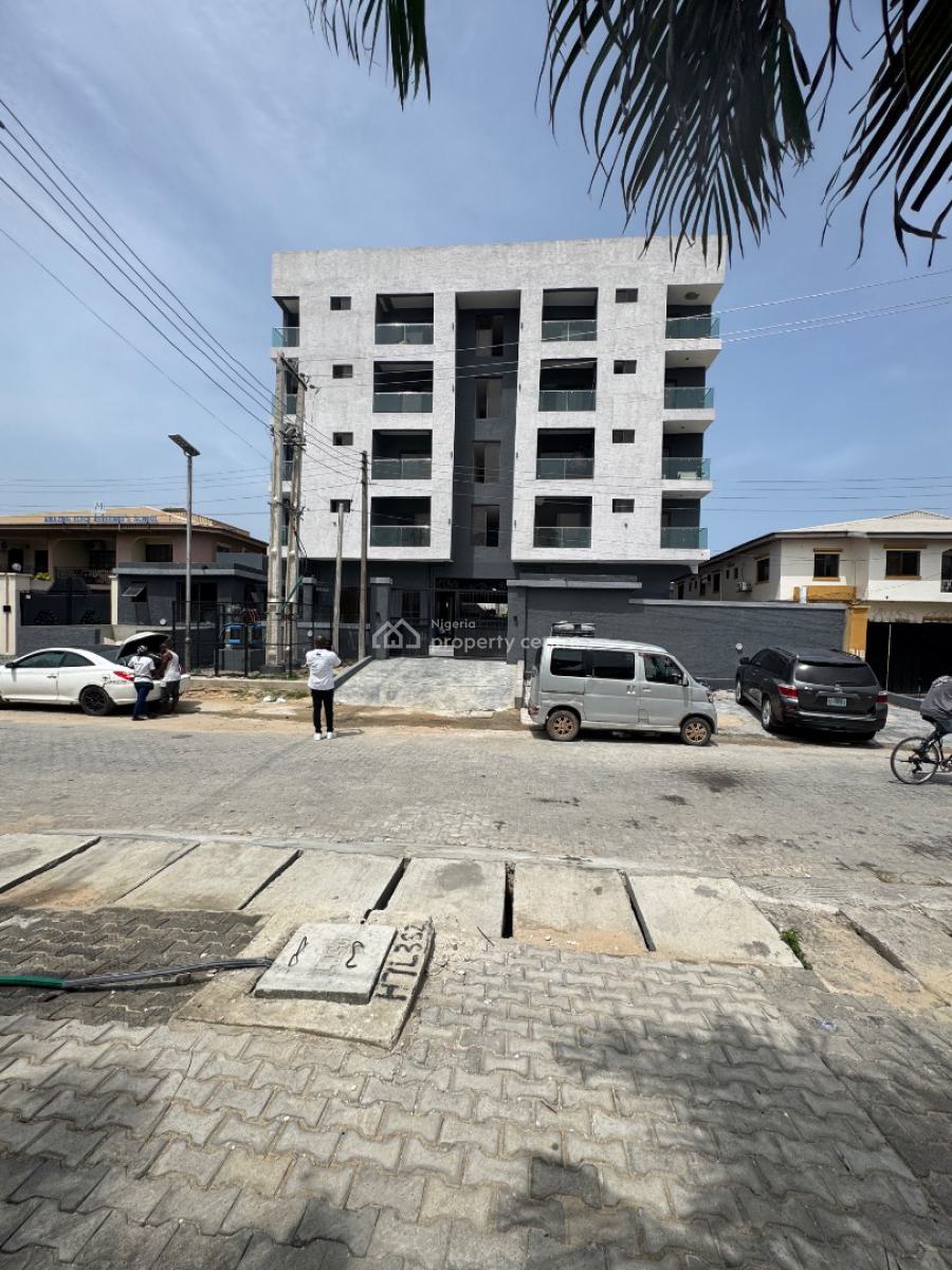 Spacious 2bedroom Flat with Pool and Gym, Lekki Phase 1, Lekki, Lagos, Flat / Apartment for Sale