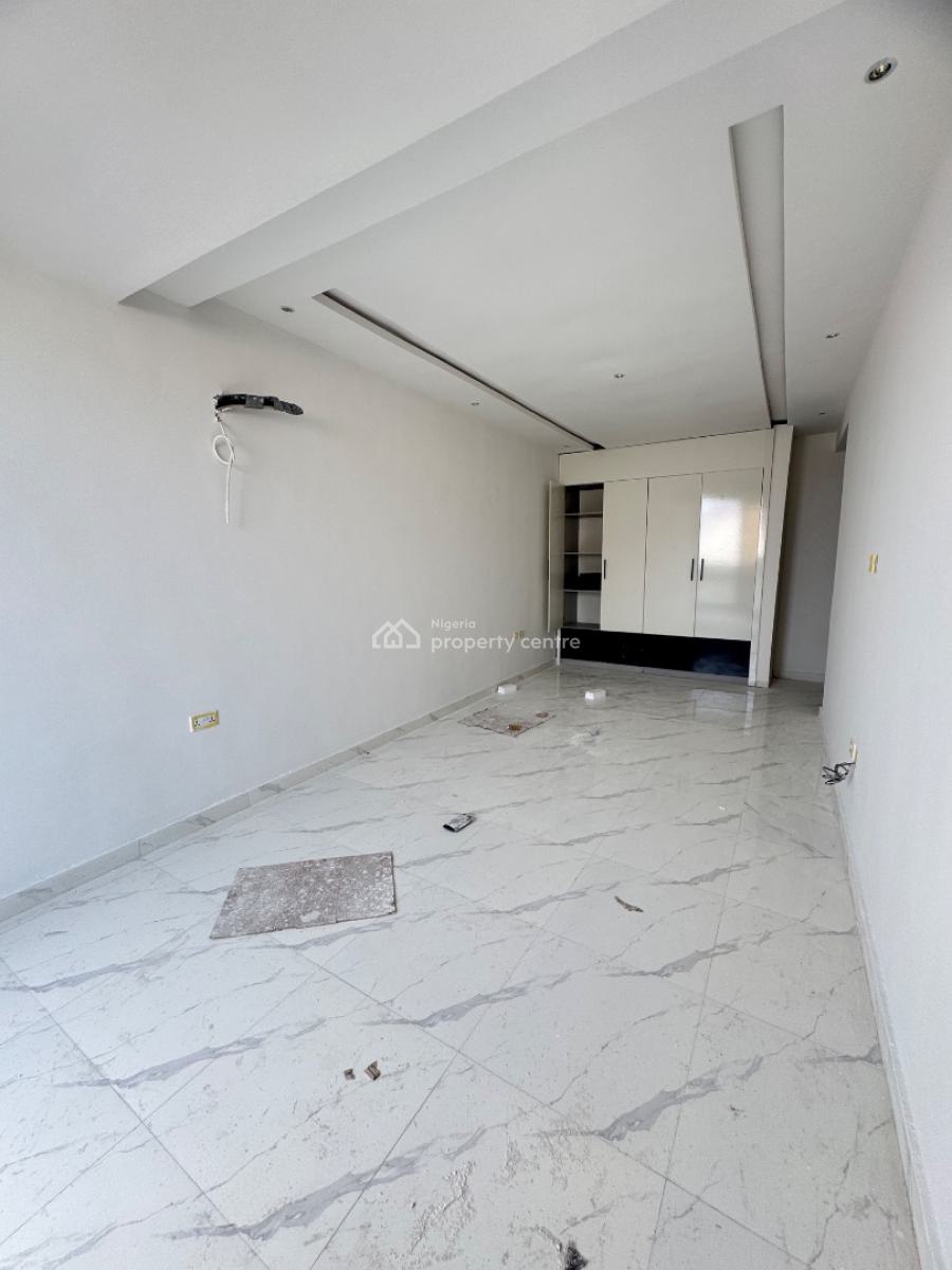 Spacious 2bedroom Flat with Pool and Gym, Lekki Phase 1, Lekki, Lagos, Flat / Apartment for Sale