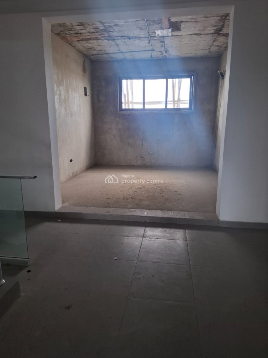 Shop Facing Road, Jakande, Lekki, Lagos, Plaza / Complex / Mall for Sale