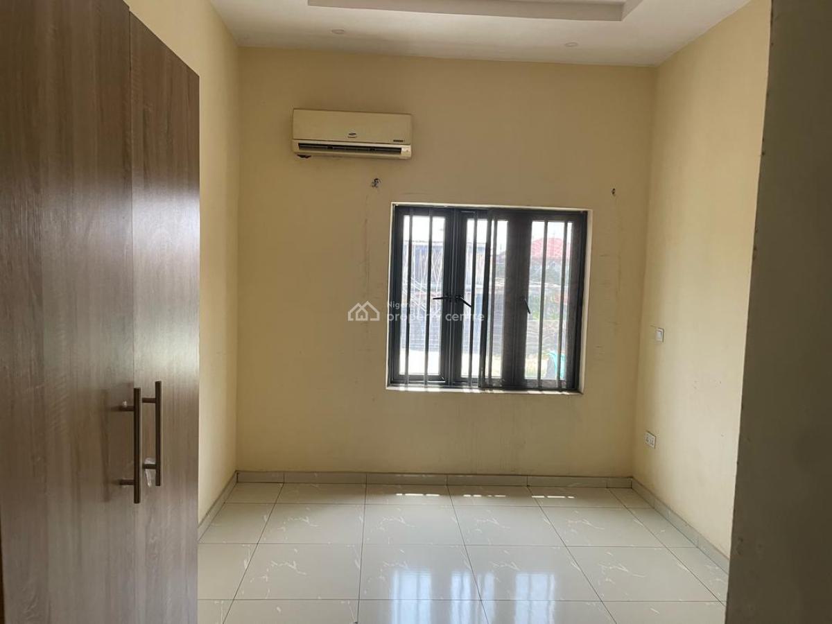 Spacious 2bedrooms Flat, New Road, Lekki, Lagos, Flat / Apartment for Rent