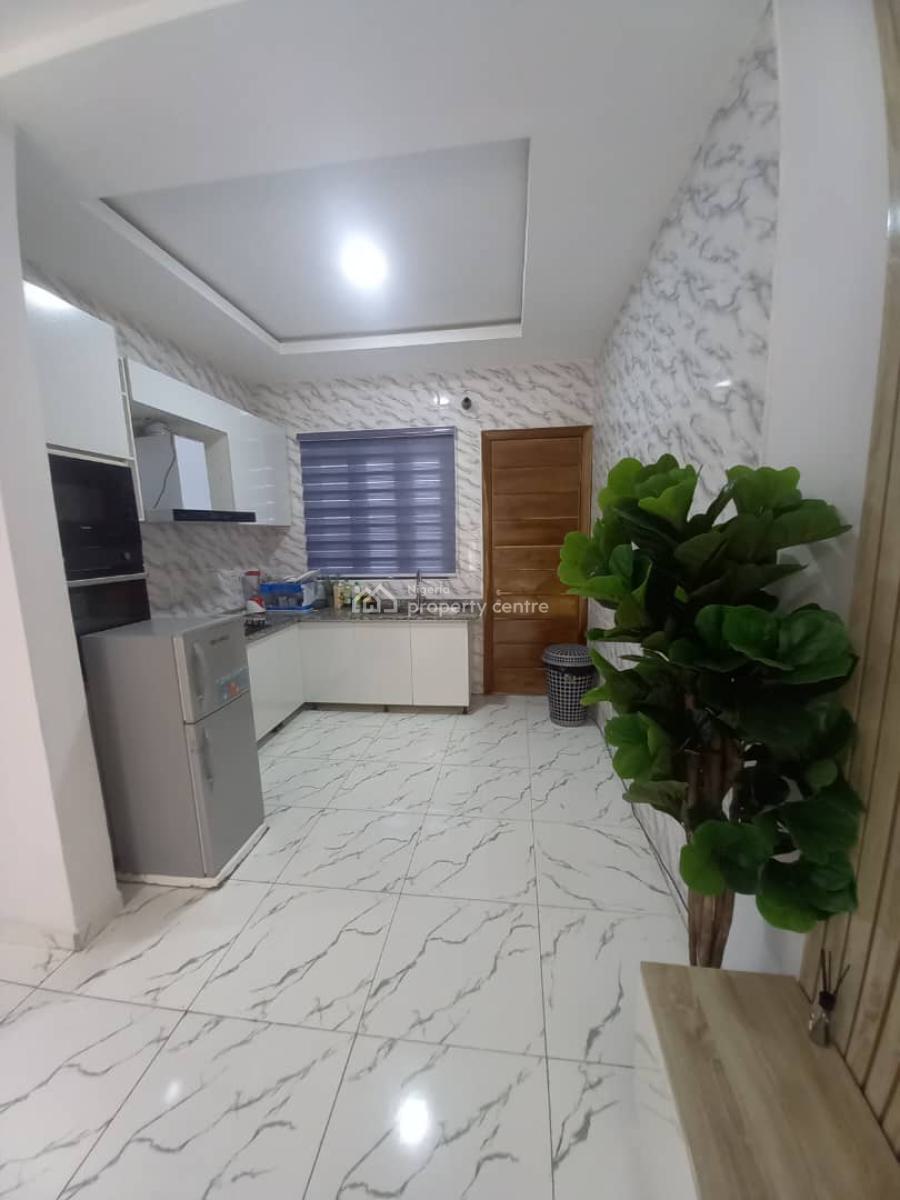 Partly Furnished 2 Bedroom Apartment, Orchid Road, Lekki, Lagos, Flat / Apartment for Rent