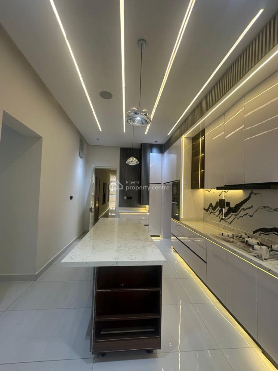 Well Litted  5 Bed  Fully Detached  Duplex with a Pool, Ajah, Lagos, Detached Duplex for Sale