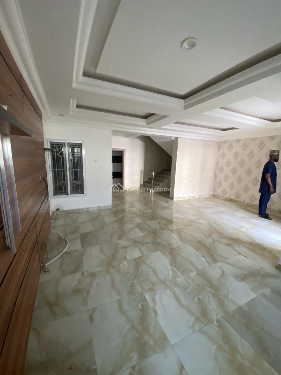 5 Bedroom Terrace Duplex with Bq, Guzape District, Abuja, Terraced Duplex for Sale