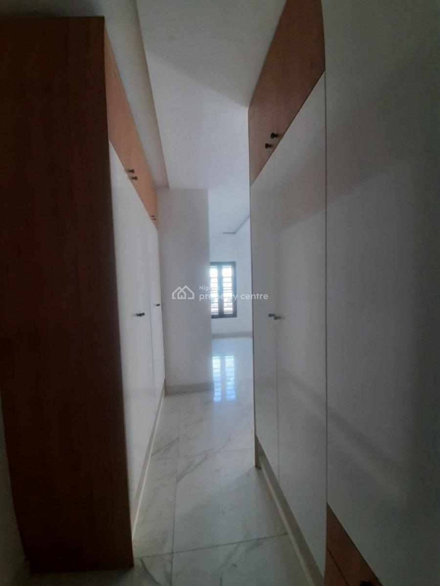 Serviced with 24/7 Power Supply 3 Bedroom En-suite Flat with Fitted Ki, Ikoyi, Lagos, Flat / Apartment for Rent