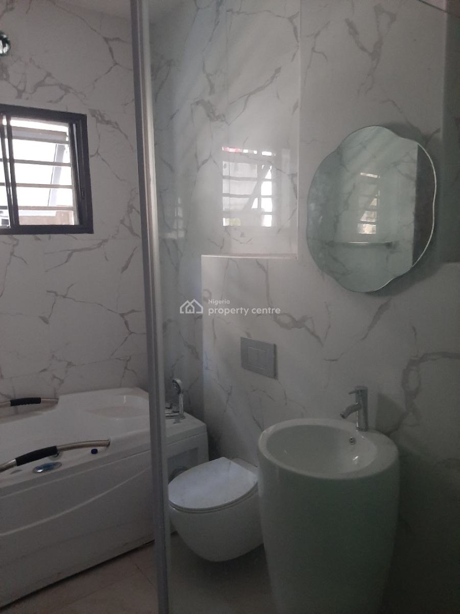 Serviced with 24/7 Power Supply 3 Bedroom En-suite Flat with Fitted Ki, Ikoyi, Lagos, Flat / Apartment for Rent