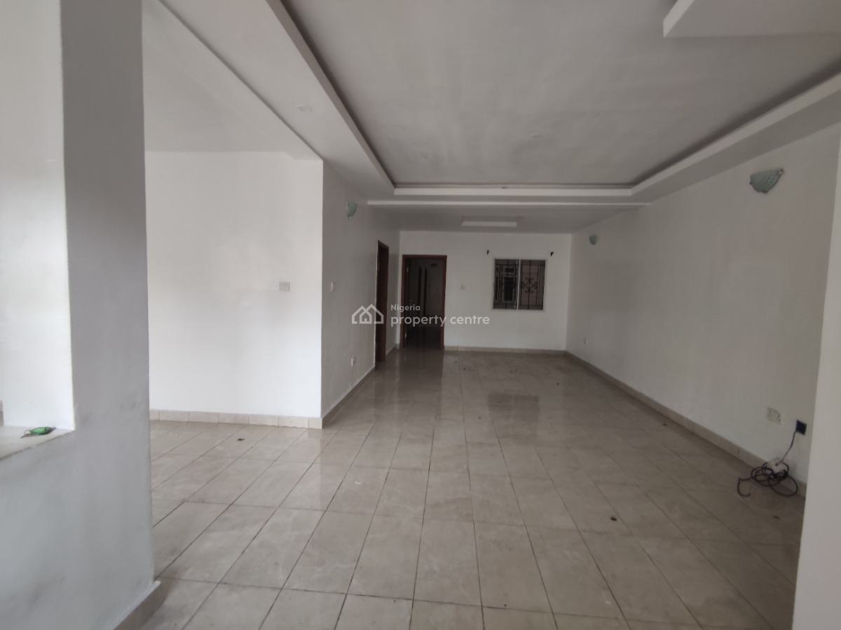 Well Maintained Self Serviced 3 Bedroom Apartment with Bq, Off Admiralty Way, Lekki Phase 1, Lekki, Lagos, Flat / Apartment for Rent