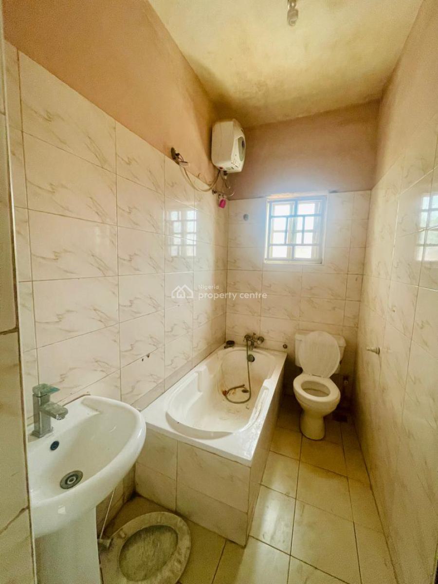 Massive 3 Bedroom Flat, Lakowe, Ibeju Lekki, Lagos, Flat / Apartment for Rent