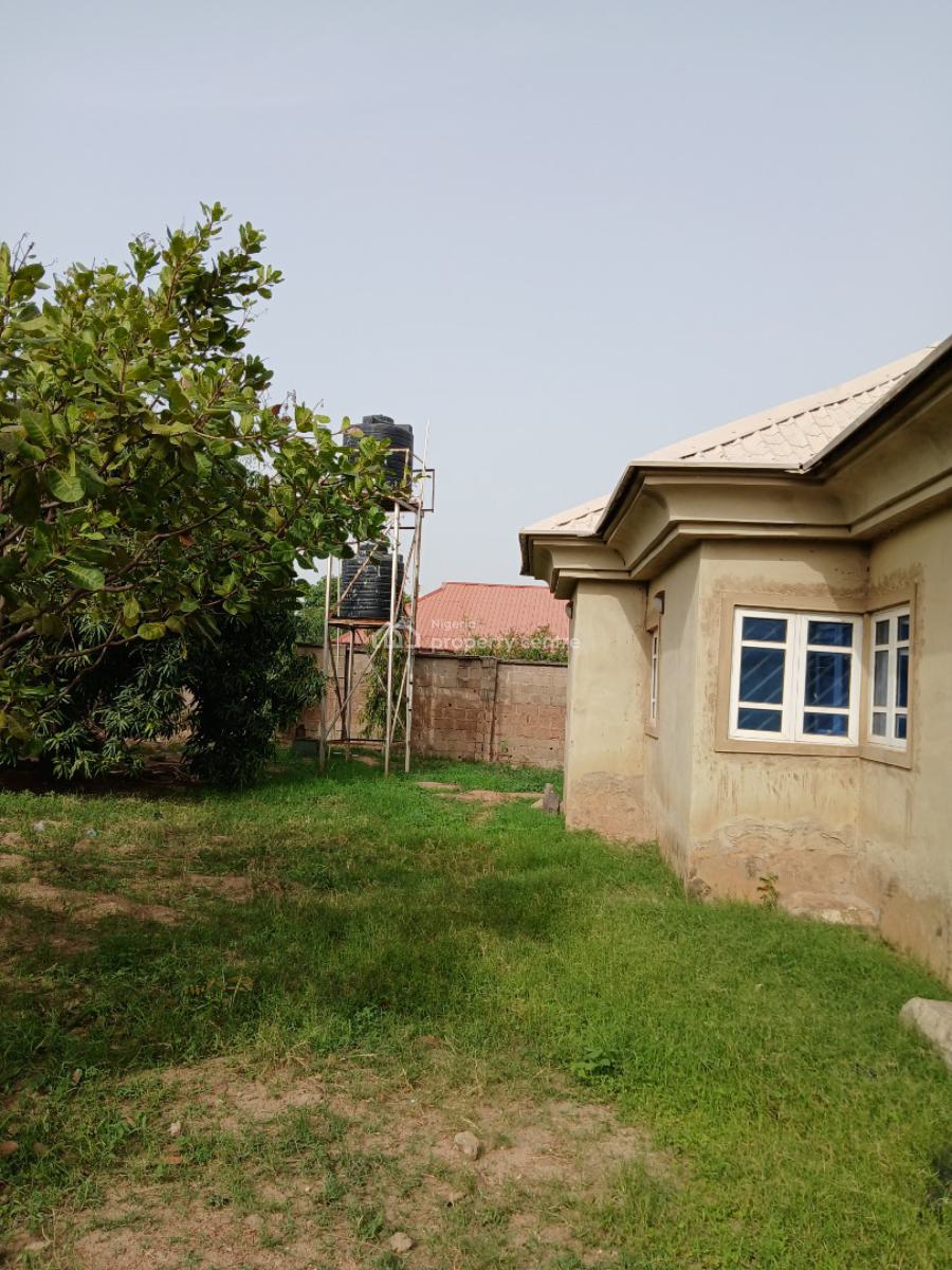 Unbeatable 4 Bedrooms Fully Detached Bungallow, Alhaji Lawal Street, Angwan Tiv Apuuma Zone F, New Nyanya., Nyanya, Abuja, Detached Bungalow for Sale