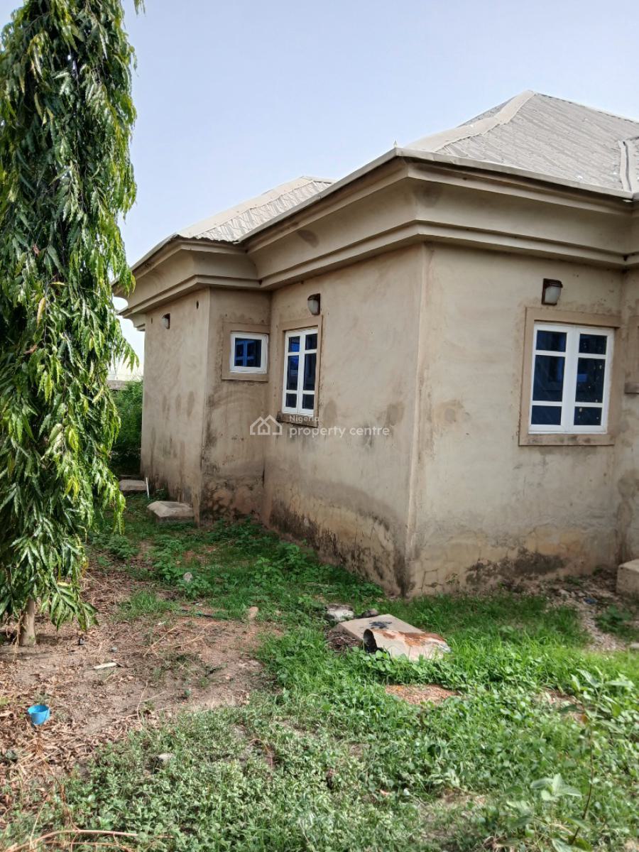 Unbeatable 4 Bedrooms Fully Detached Bungallow, Alhaji Lawal Street, Angwan Tiv Apuuma Zone F, New Nyanya., Nyanya, Abuja, Detached Bungalow for Sale