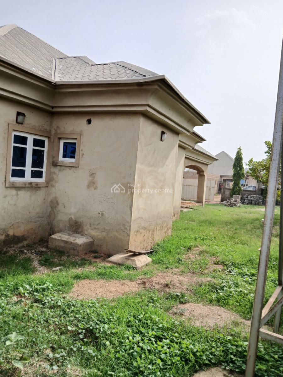 Unbeatable 4 Bedrooms Fully Detached Bungallow, Alhaji Lawal Street, Angwan Tiv Apuuma Zone F, New Nyanya., Nyanya, Abuja, Detached Bungalow for Sale