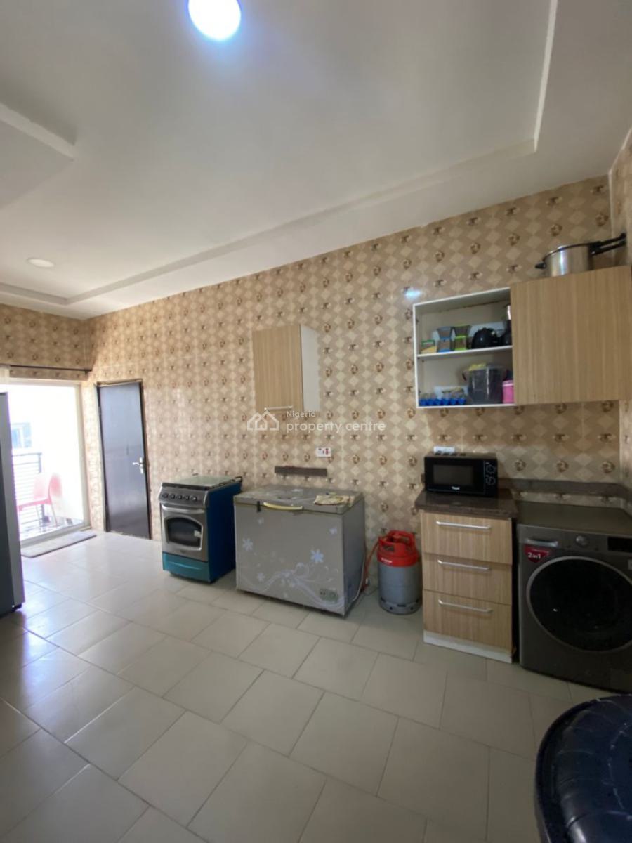 Semi Masters Bedroom ( Upstairs) Inside a Shared Apartment, Ocean Bay Estate Orchid Road, Lekki, Lagos, Self Contain (single Rooms) for Rent