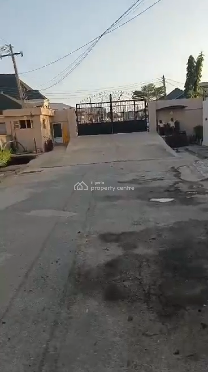 Decent Spacious 6 Bedroom Fully Detached with a Room Bq, Glory Estate, Ifako, Gbagada, Lagos, Detached Duplex for Rent