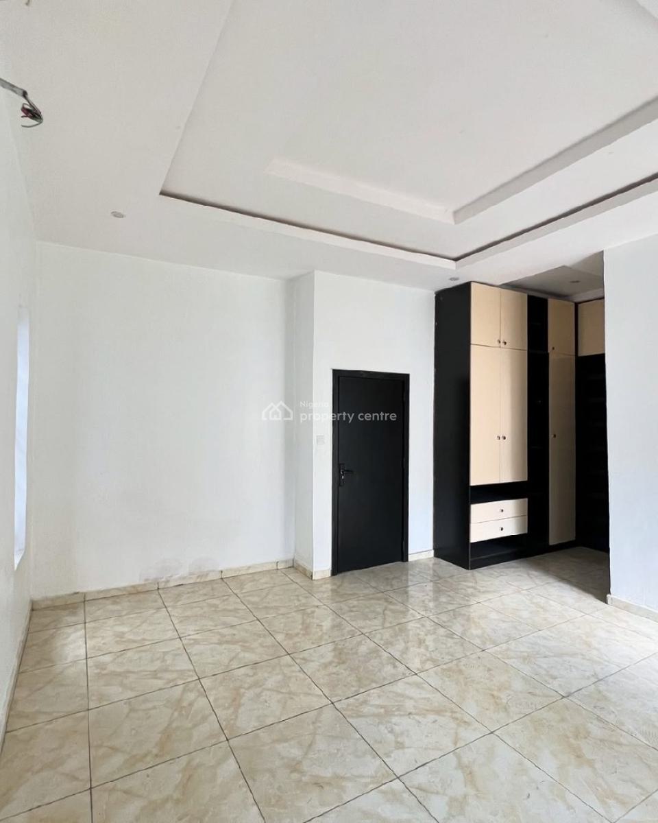 Master Bedroom Shared Kitchen, Royal Pine Estate  Orchid Road, Lekki, Lagos, Flat / Apartment for Rent
