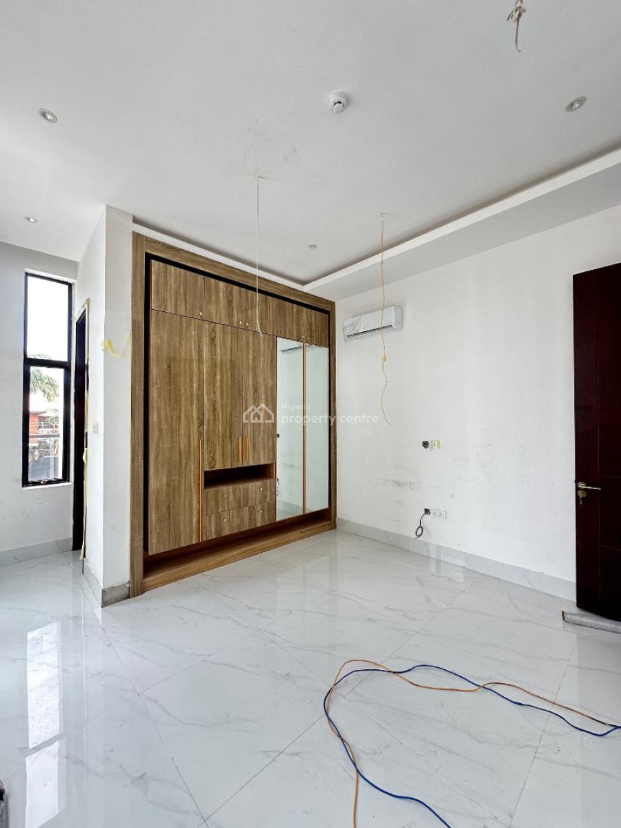 Exquisite 3 Bedroom Apartment with Pool and Gym, Lekki Phase 1, Lekki, Lagos, Flat / Apartment for Sale