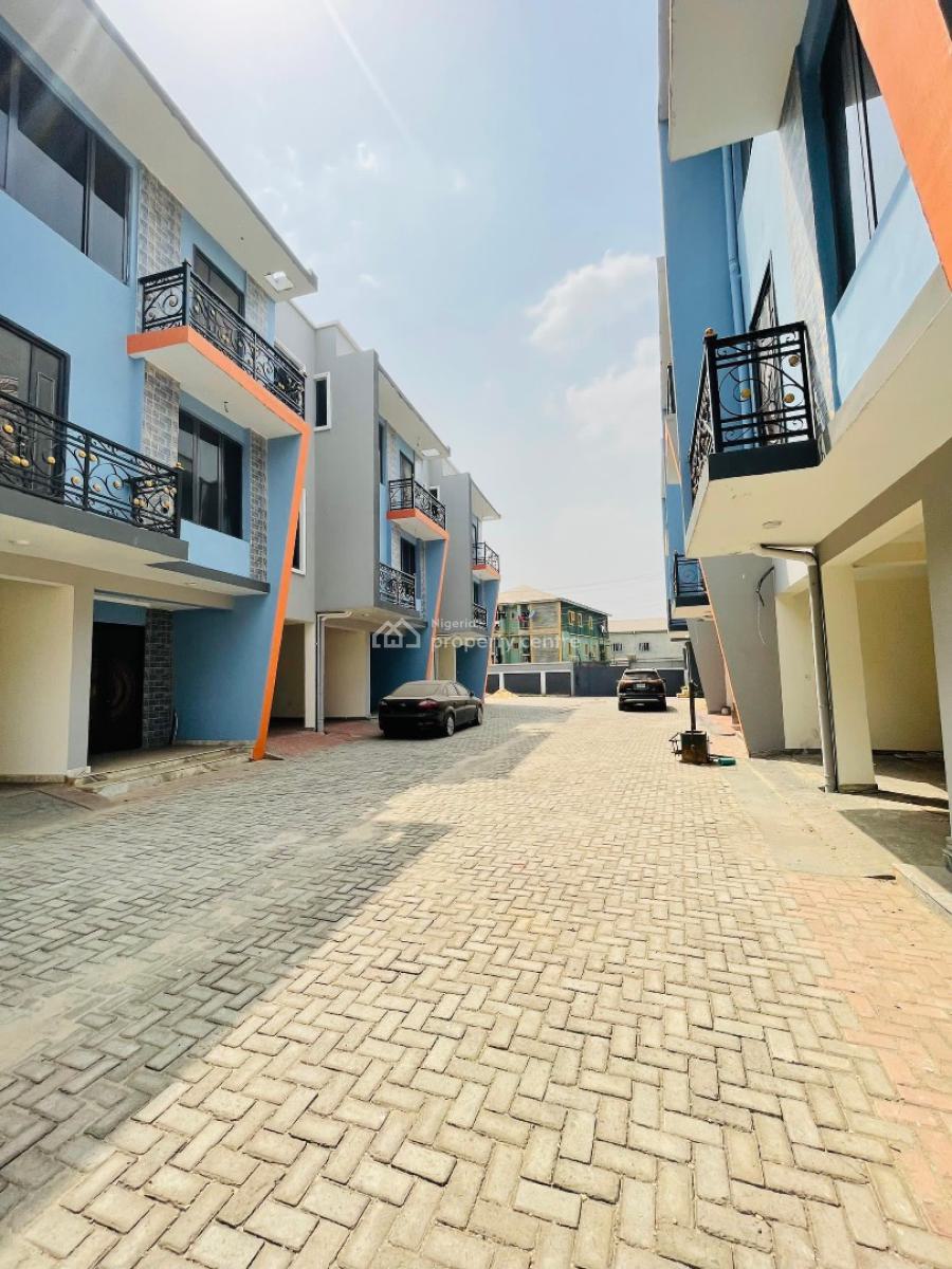 Alluring 4 Bedroom Terraced Duplex with Bq in a Secured Estate, Yaba, Lagos, Terraced Duplex for Sale