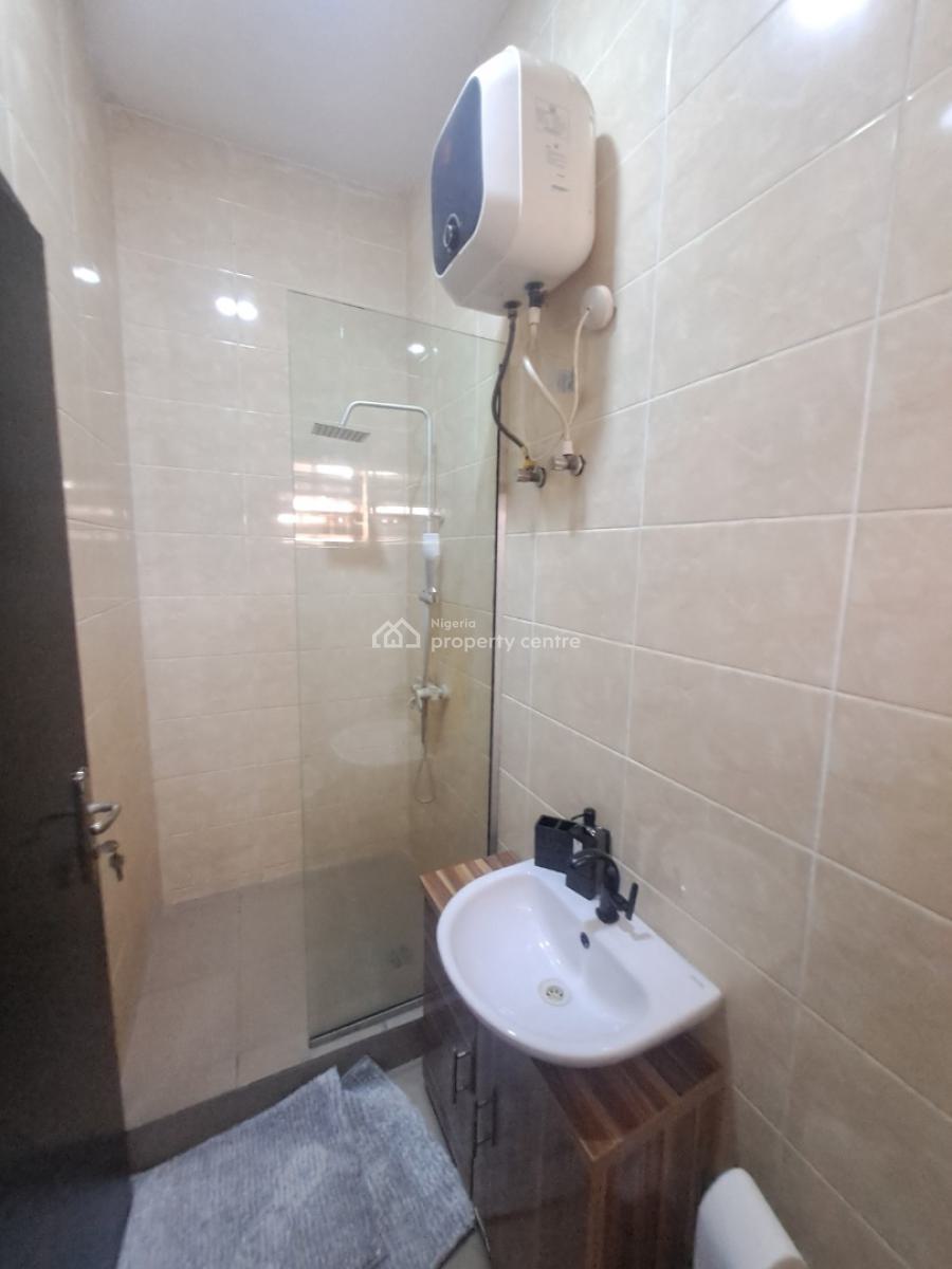 Well Built Fully Serviced Furnished 3 Bedroom Apartment, Ologolo, Lekki, Lagos, Flat / Apartment for Rent