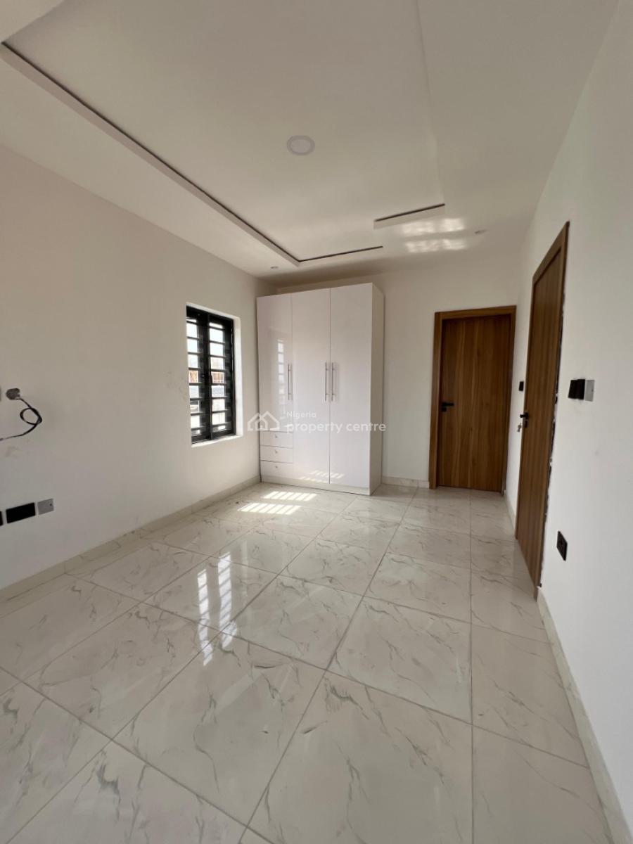 Beautiful 2 Bedroom Apartment, Lekki Phase 1, Lekki, Lagos, Flat / Apartment for Sale