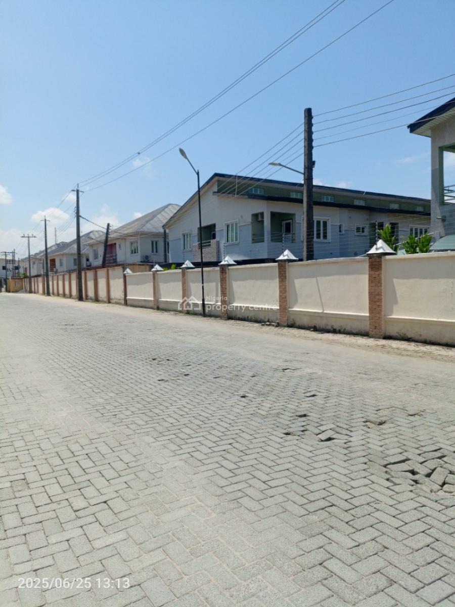 Distressed 3bedroom Carcasse, Horizon, Ikate Lekki Lagos State, Ikate Elegushi, Lekki, Lagos, Flat / Apartment for Sale