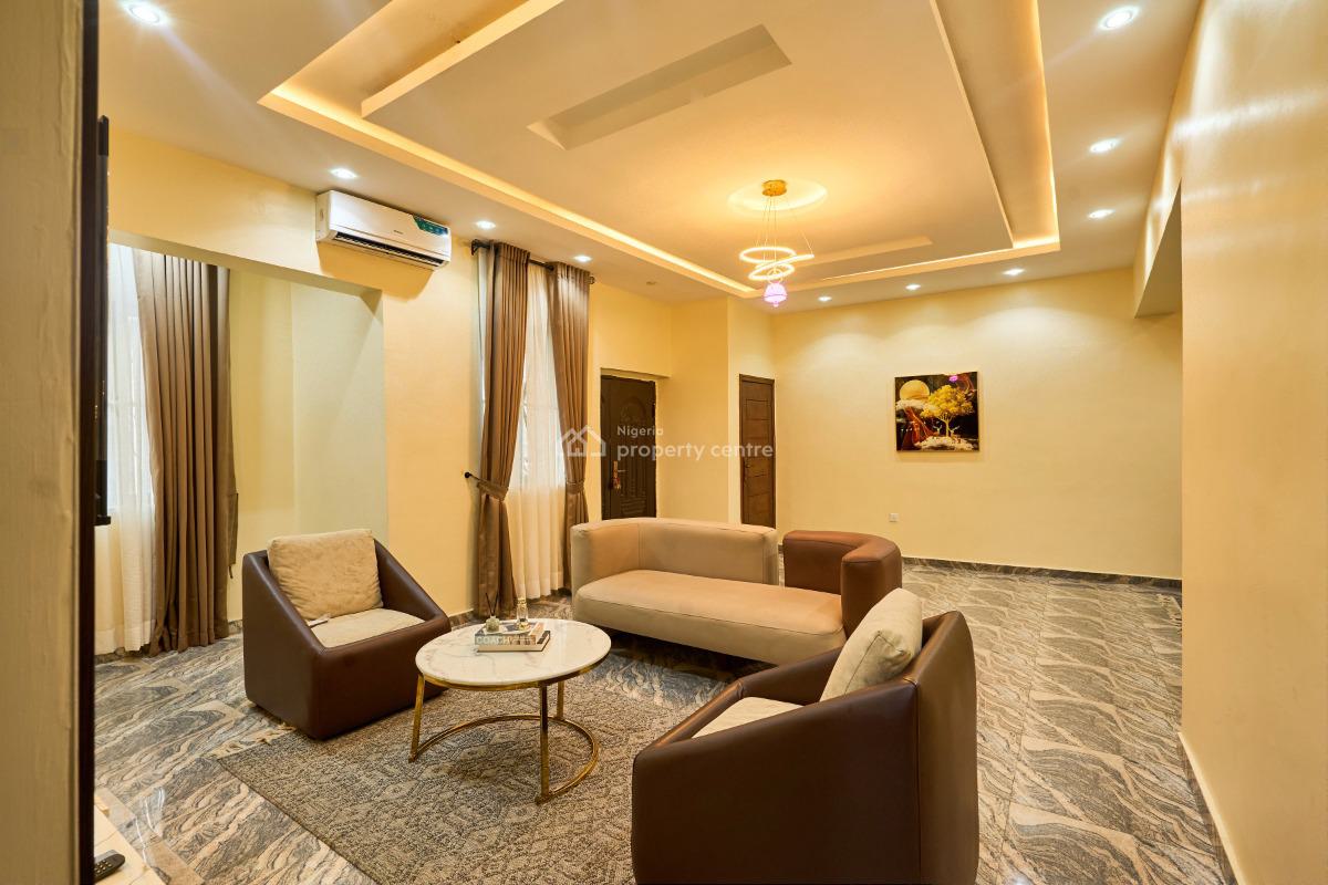 Luxury 2 Bedroom Apartment 20 Minutes From The Airport, Dele Ashiru Street No 14 Okota Royal Estate, Okota, Isolo, Lagos, Flat / Apartment Short Let