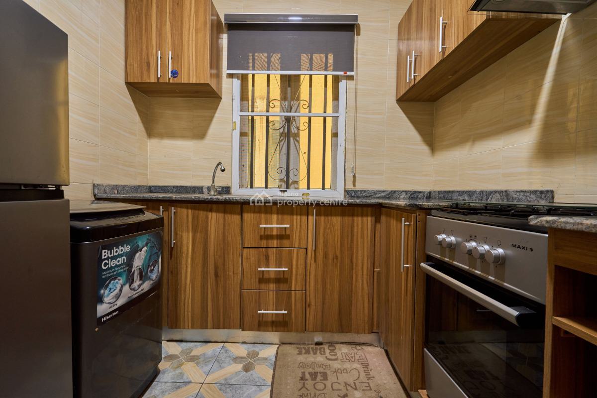 Luxury 2 Bedroom Apartment 20 Minutes From The Airport, Dele Ashiru Street No 14 Okota Royal Estate, Okota, Isolo, Lagos, Flat / Apartment Short Let