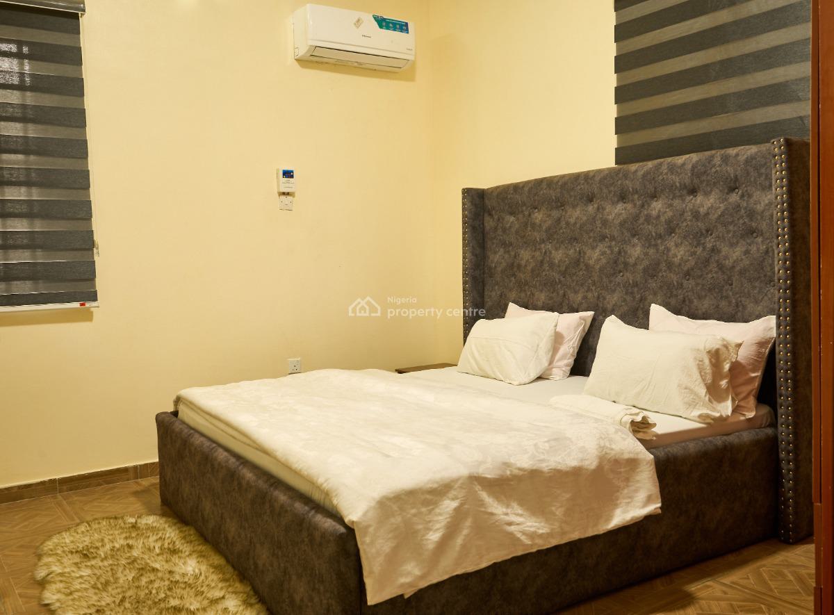 Luxury 2 Bedroom Apartment 20 Minutes From The Airport, Dele Ashiru Street No 14 Okota Royal Estate, Okota, Isolo, Lagos, Flat / Apartment Short Let