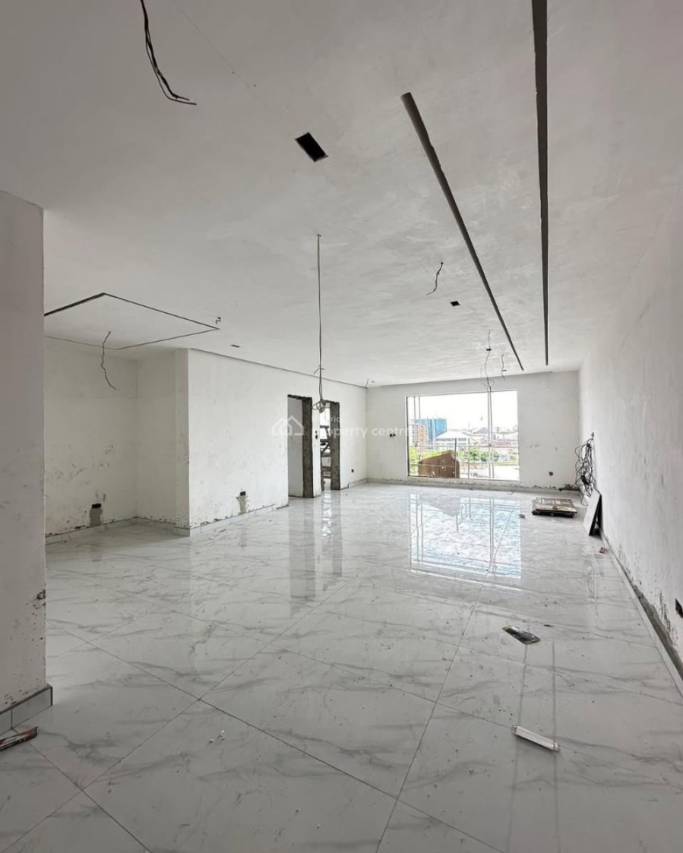 2 Bedroom Apartment with Large Bq, Lekki Phase 1, Lekki, Lagos, Block of Flats for Sale