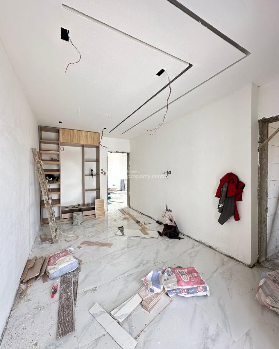 2 Bedroom Apartment with Large Bq, Lekki Phase 1, Lekki, Lagos, Block of Flats for Sale