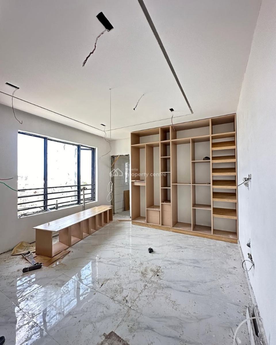 2 Bedroom Apartment with Large Bq, Lekki Phase 1, Lekki, Lagos, Block of Flats for Sale