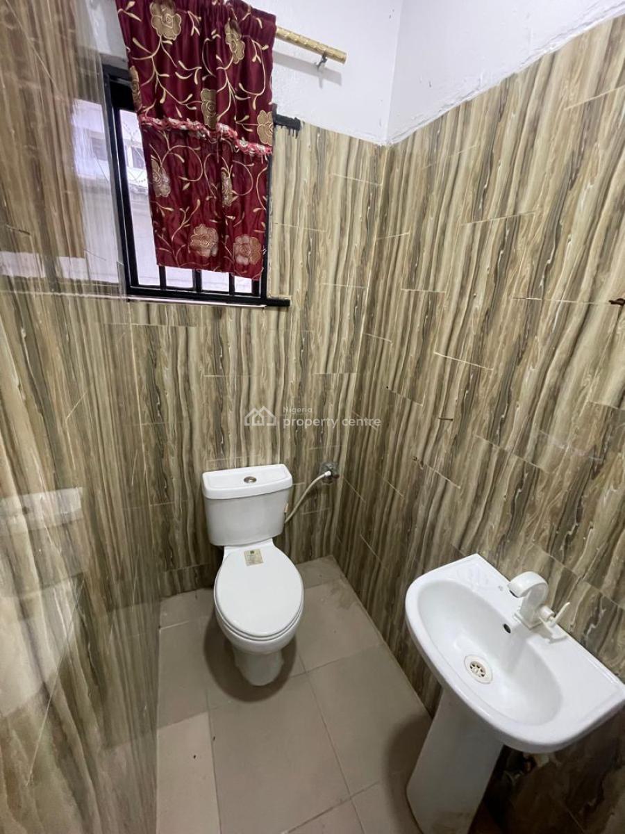 a Room and Parlour Bq, Off Omorinre Johnson Street, Lekki Phase 1, Lekki, Lagos, Mini Flat (room and Parlour) for Rent